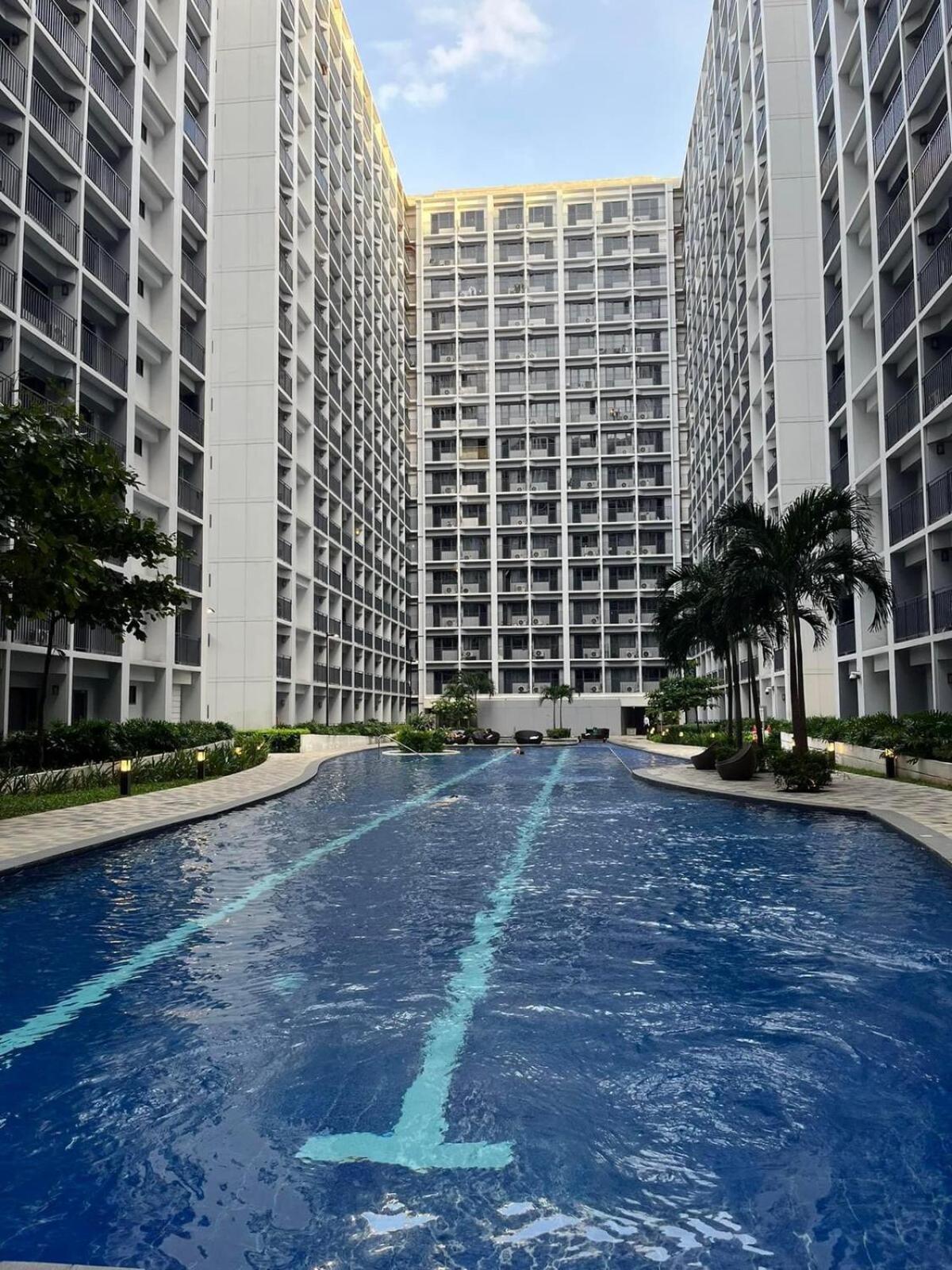 Apartment Affordable In Moa Manila