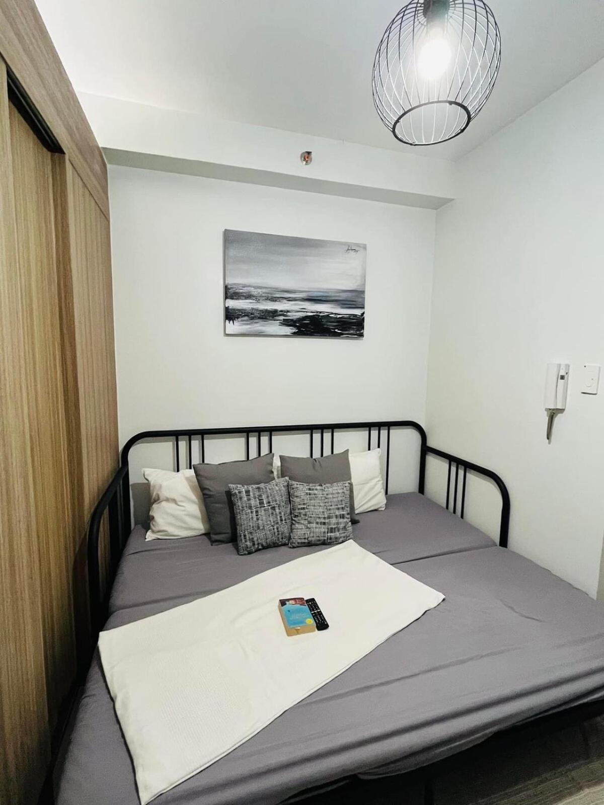 Apartment Affordable In Moa Manila