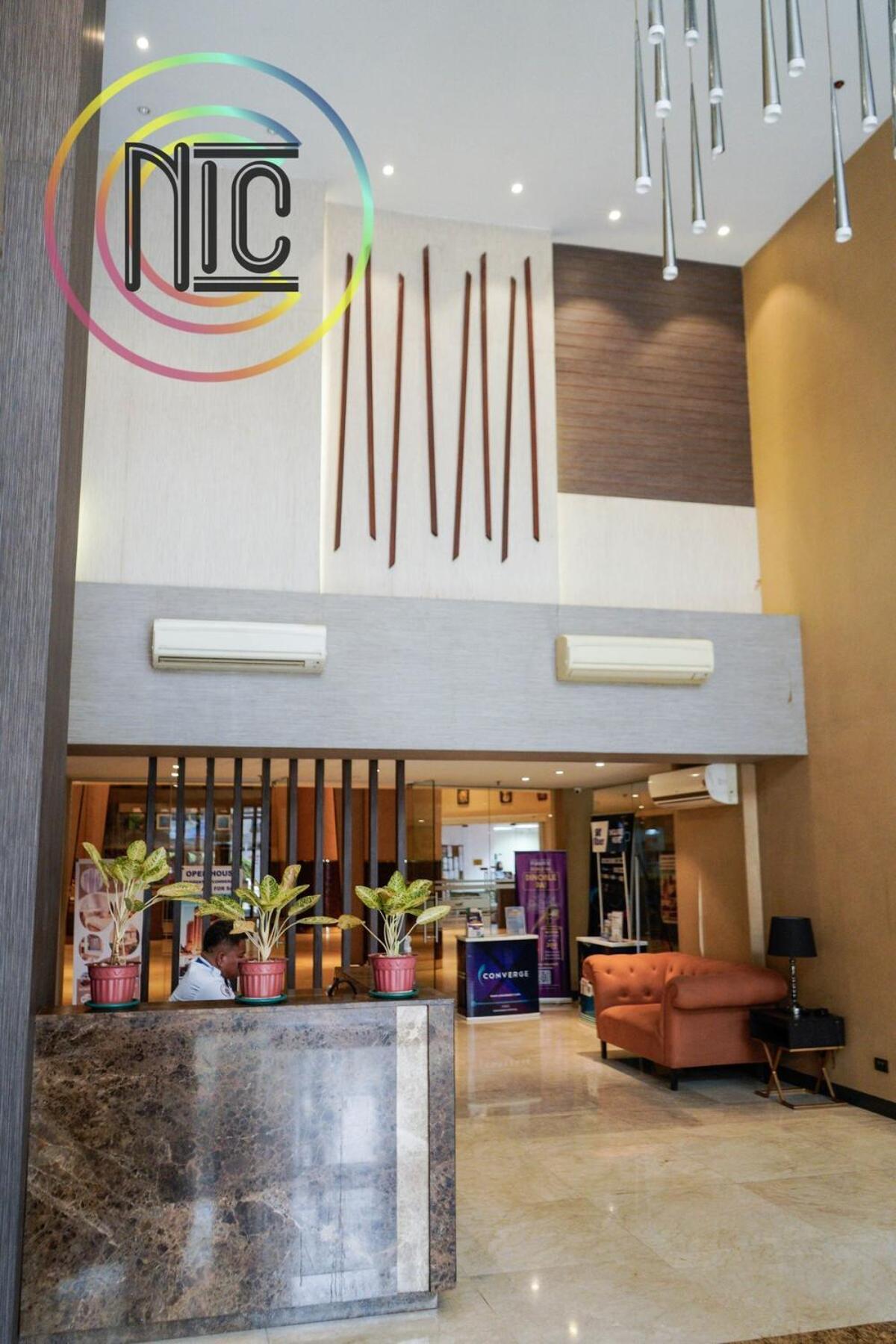 Cozy 2br Unitn Free Pool Gym With Karaoke Netflix Apartment Manila