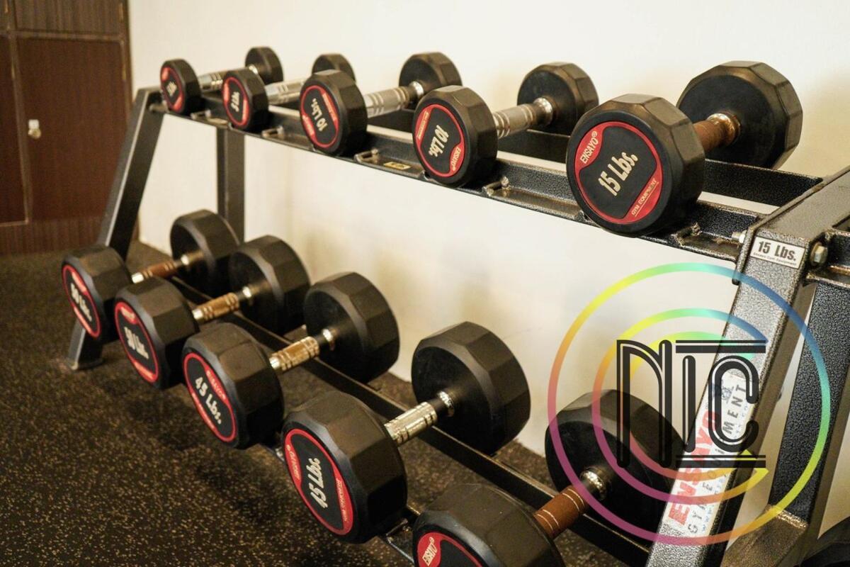 Cozy 2br Unitn Free Pool Gym With Karaoke Netflix *