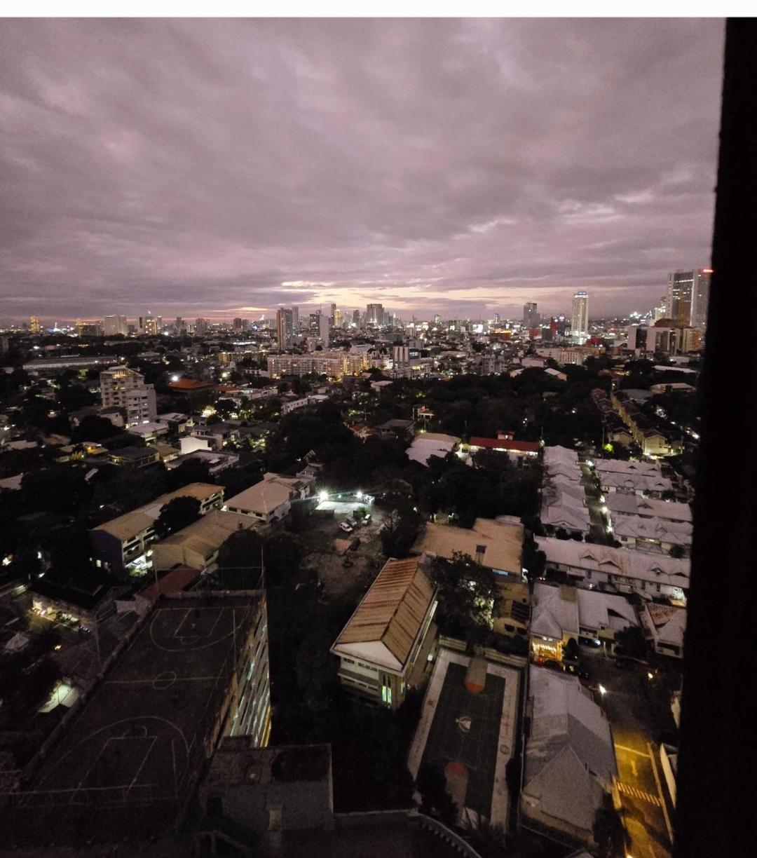 Greenhills Garden Square 2br & 2 Toilets Manila