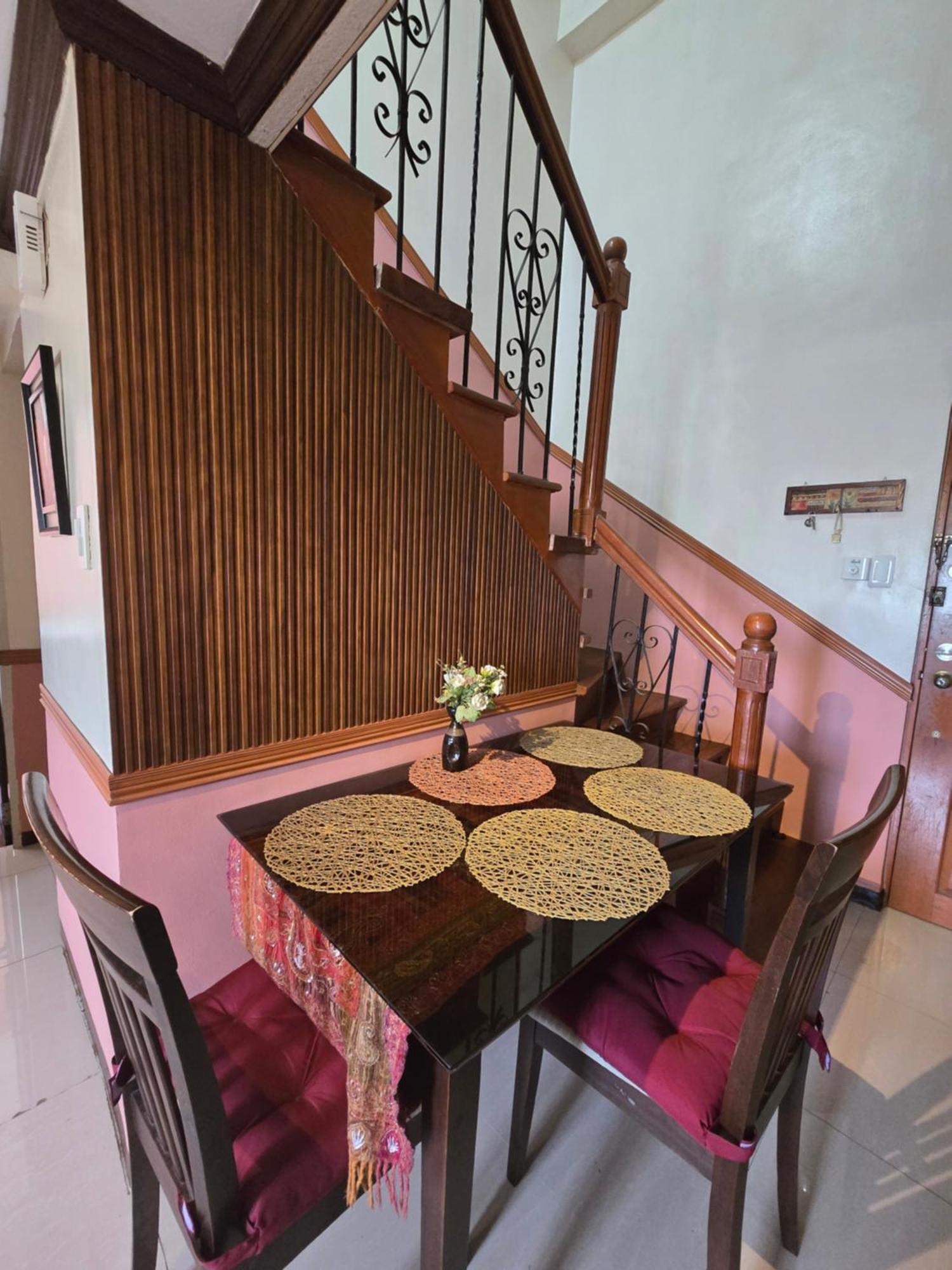 Greenhills Garden Square 2br & 2 Toilets Apartment *