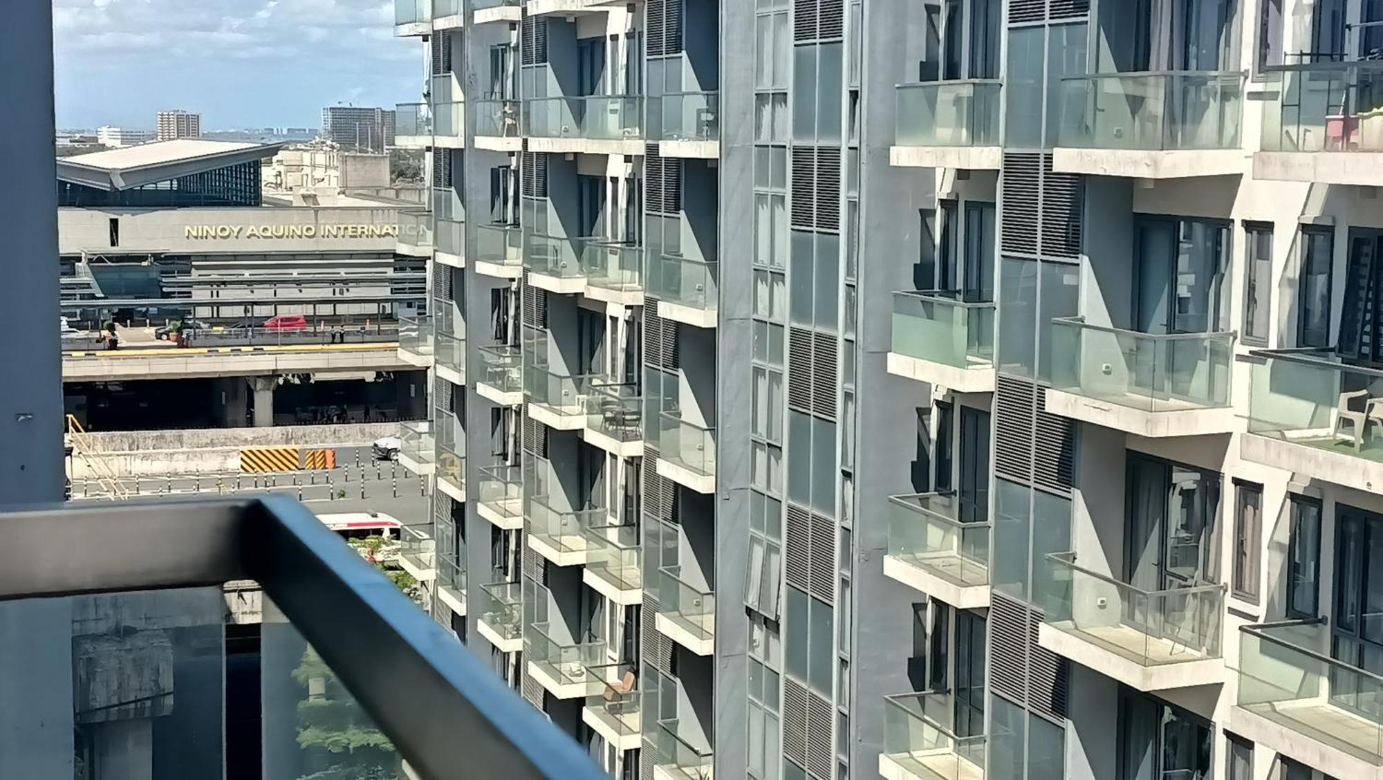1 Bedroom Condotel Near Terminal3 Airport Apartment *