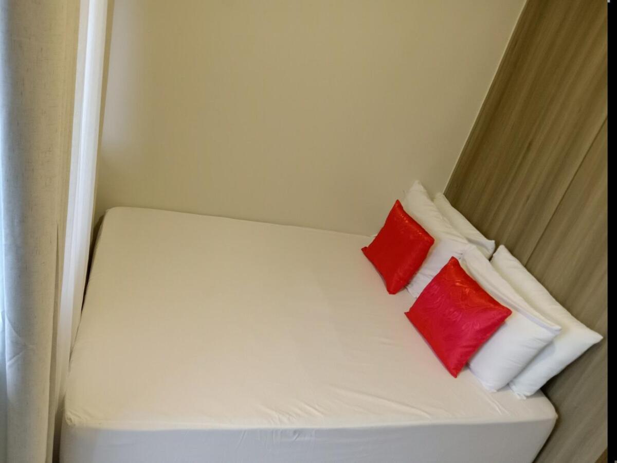 One Bedroom Unit In Fame Residences Apartment Manila