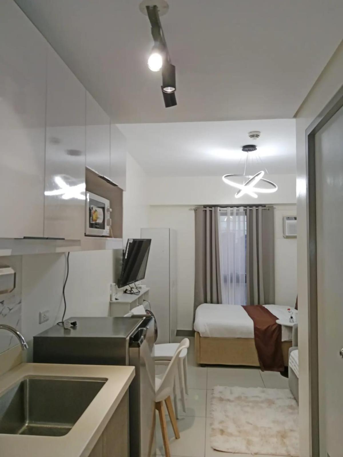 7 Residential Building Aparthotel