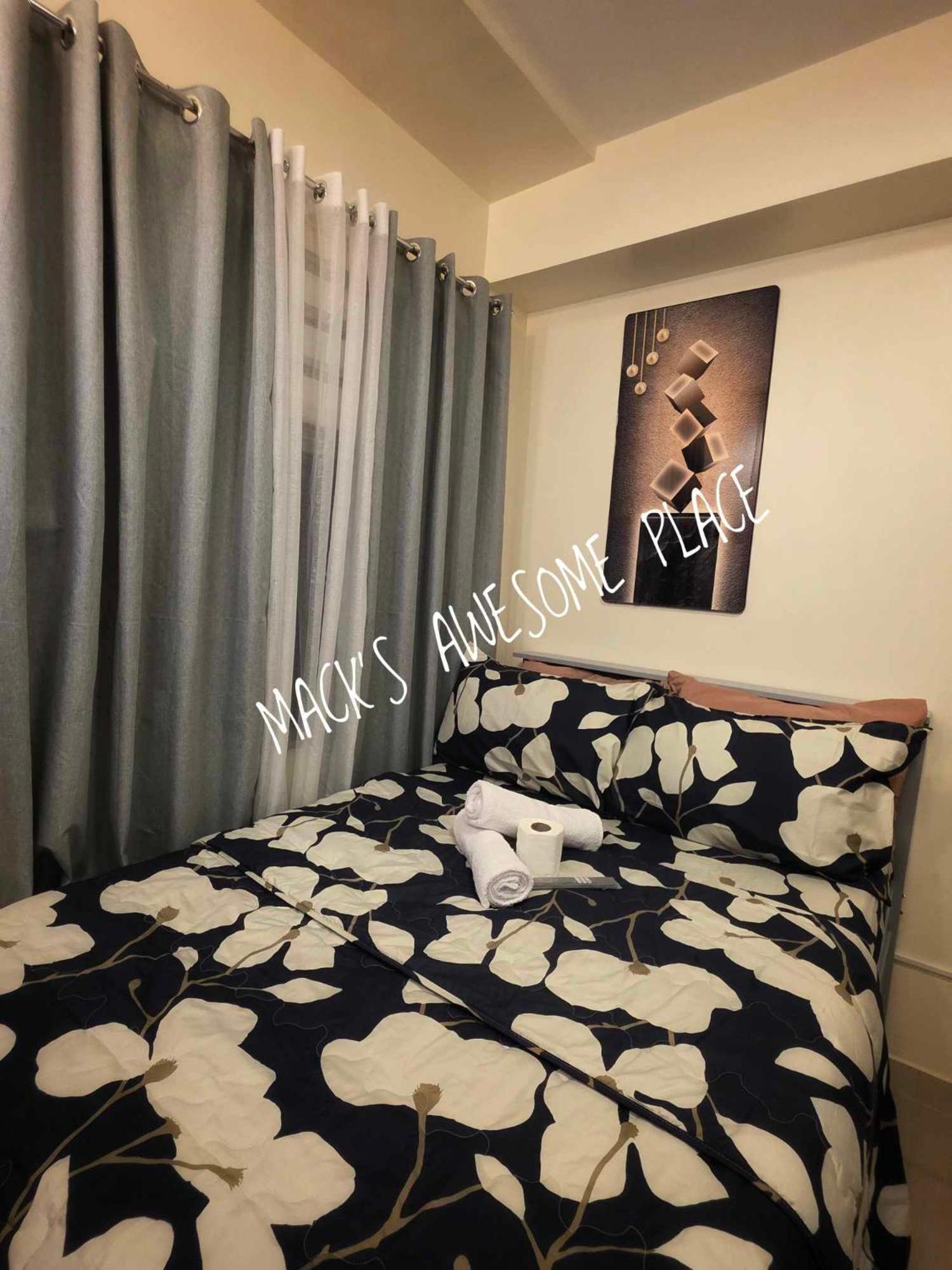 Cubao Macks Awesome Place Netflix Unlifast Wifi Hostel