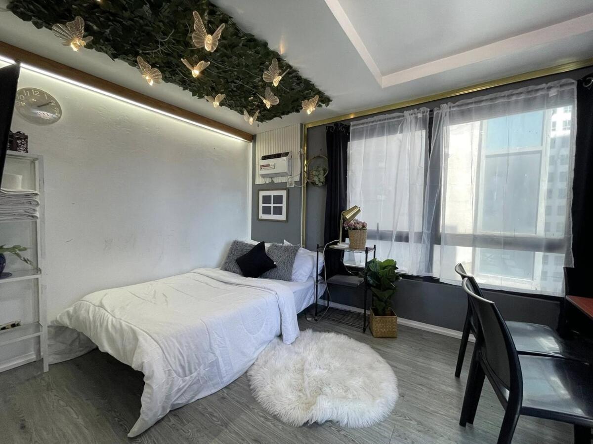 Apartment Stylish Unit In Ortigas Near Podium & Manila