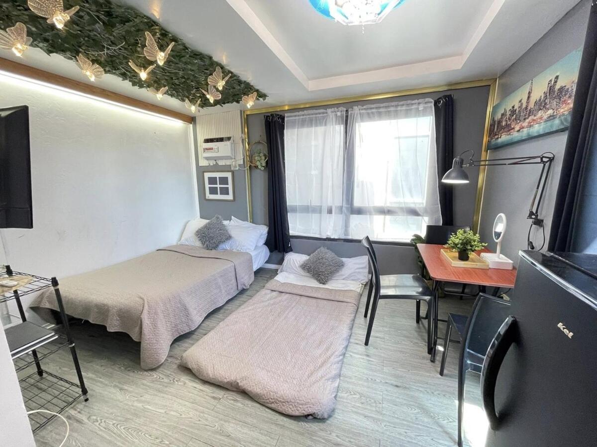 Stylish Unit In Ortigas Near Podium &