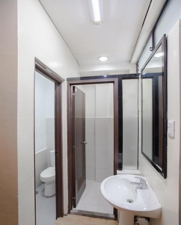 Monchere Manila