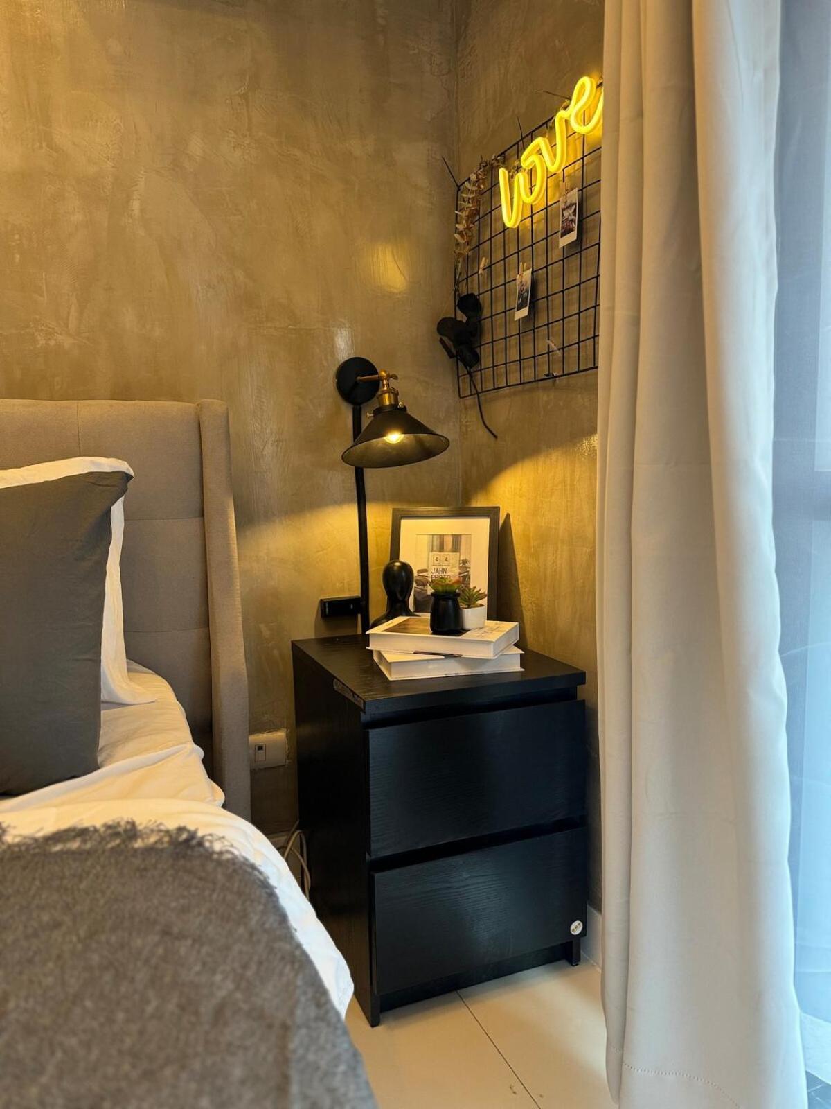 Luxurious Viceroy Walk To Venice Grand Canal Manila