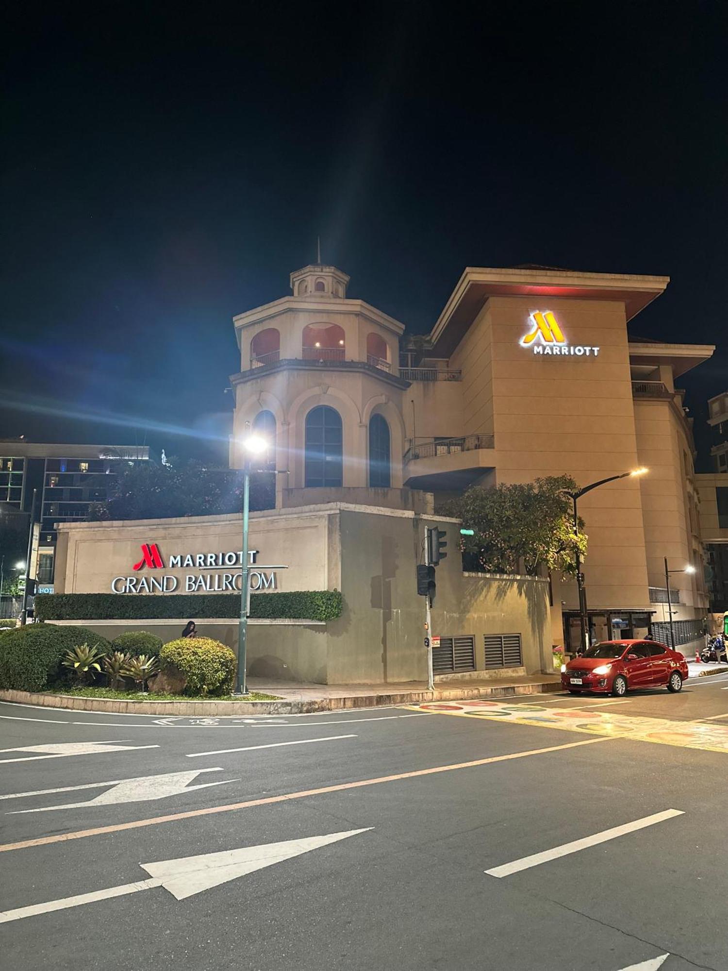 We Vibe, 81 Newport Blvd Across Naia 3 Aparthotel Manila