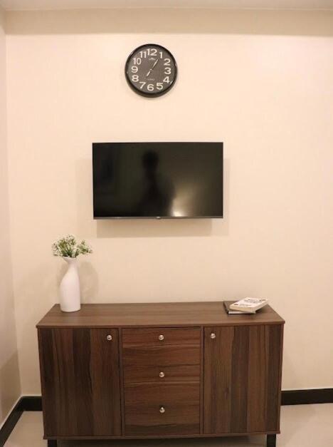 Apartment Rk Maisson Roiyale Aurora Escalades Cubao