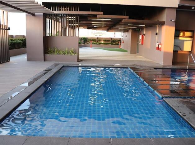 Rk Maisson Roiyale Aurora Escalades Cubao *