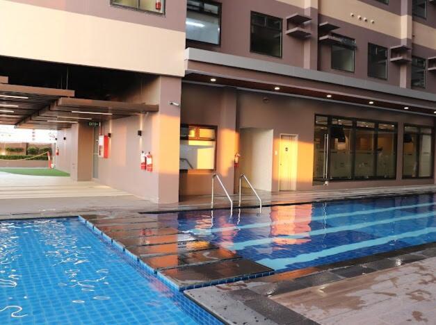 Rk Maisson Roiyale Aurora Escalades Cubao *