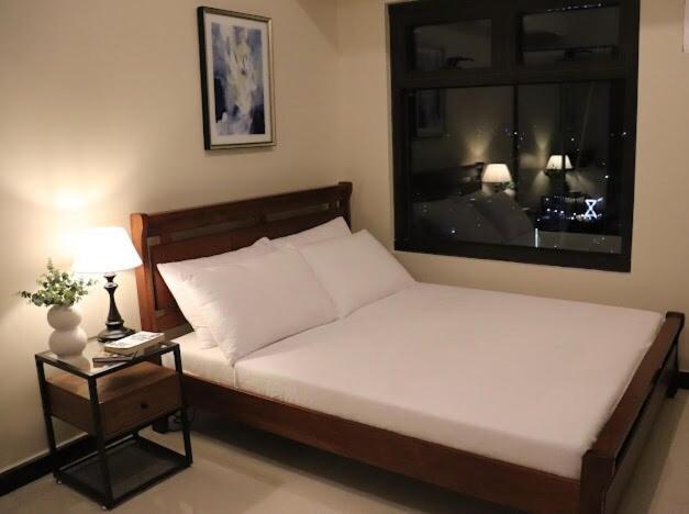 Rk Maisson Roiyale Aurora Escalades Cubao * Manila
