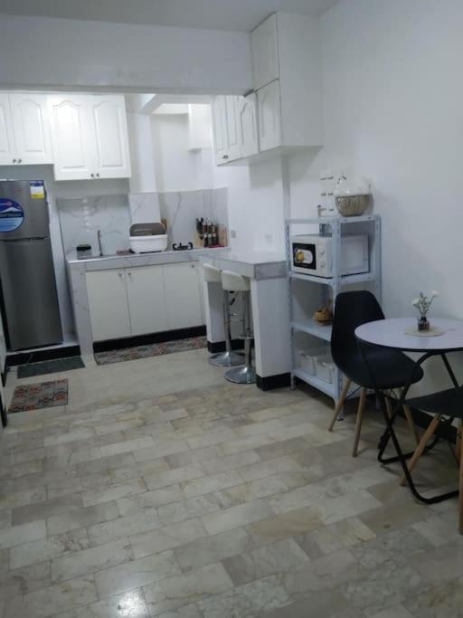 Apartment 2br Staycation Family Near Naia,smbicutan,bgc Manila