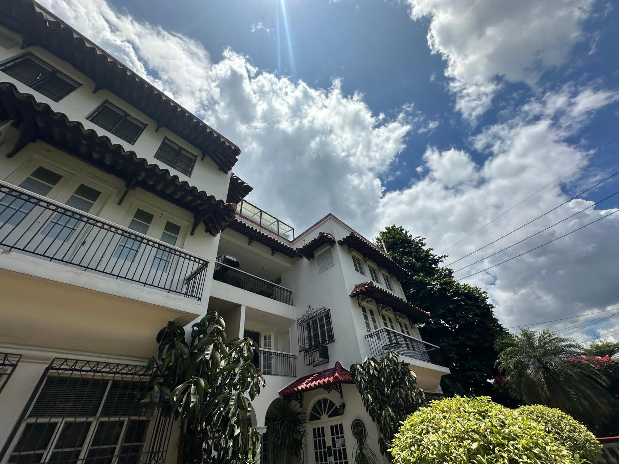 Miranamin Nest Gumamela With View, Pet-friendly Apartment Manila