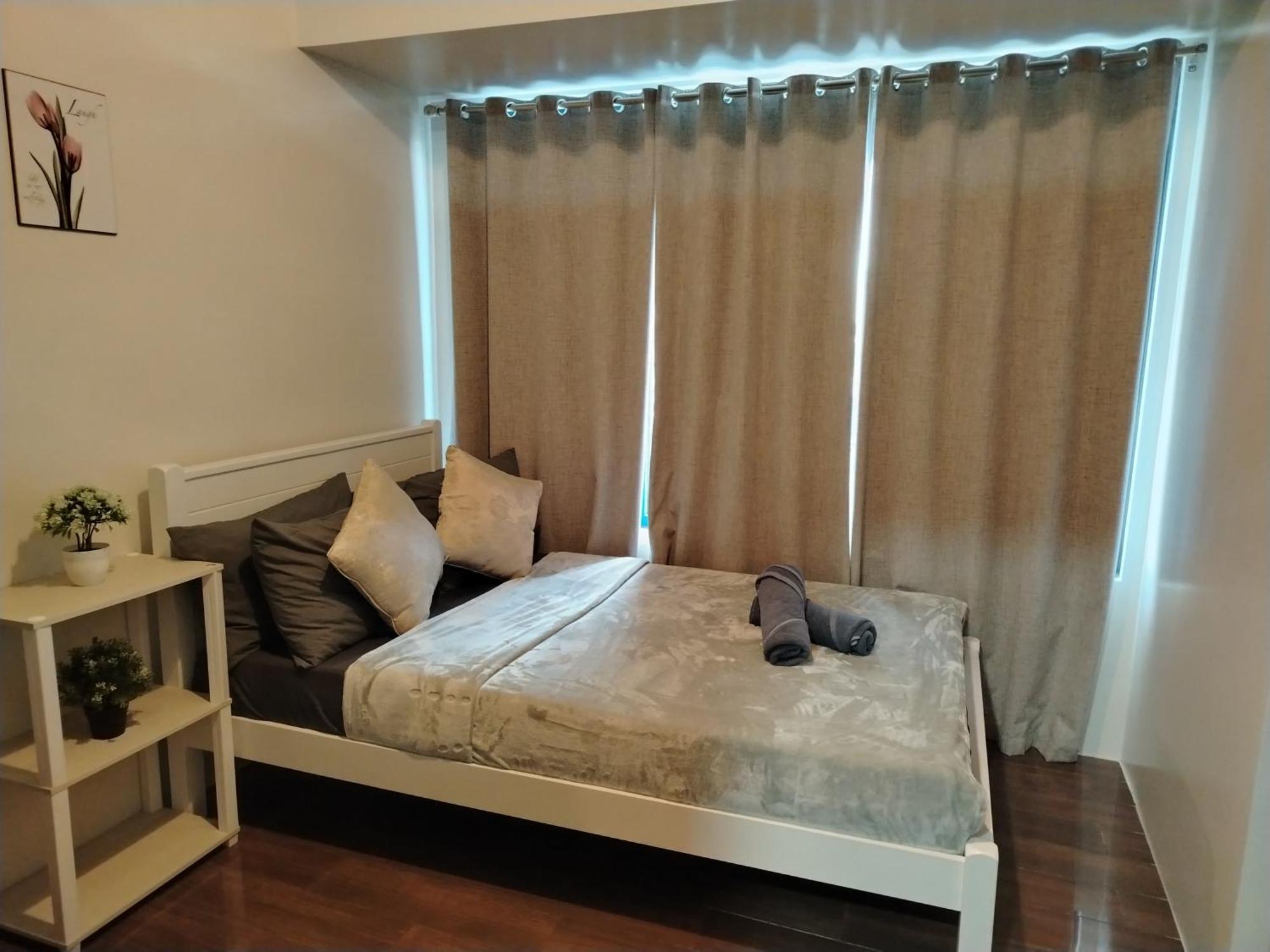 Cozy & Stylish Staycation And Netflix - Wifi And Pool Apartment