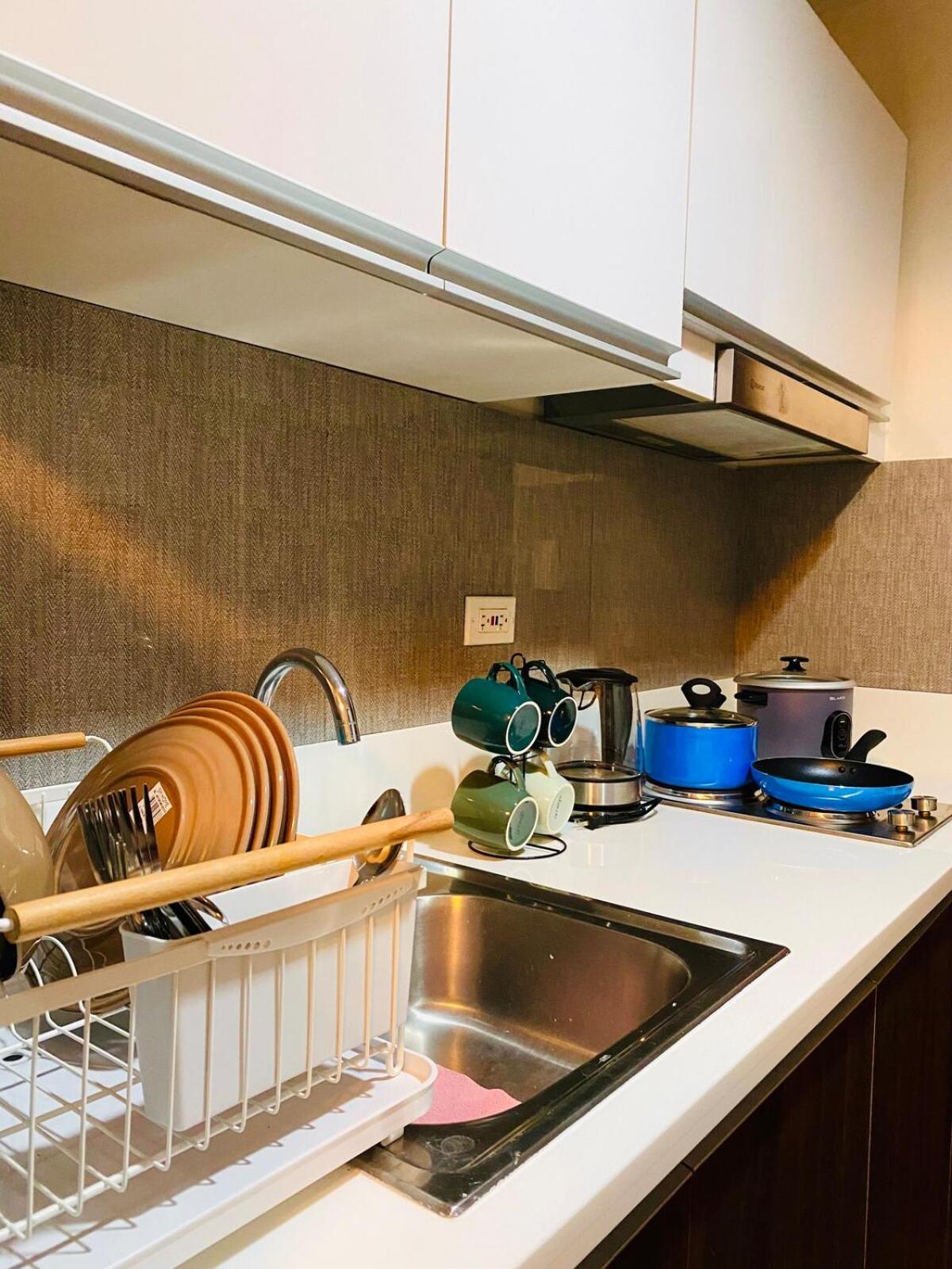 Skyline Blue Air Residences 1br Cityview By Tin & Aix * Makati City