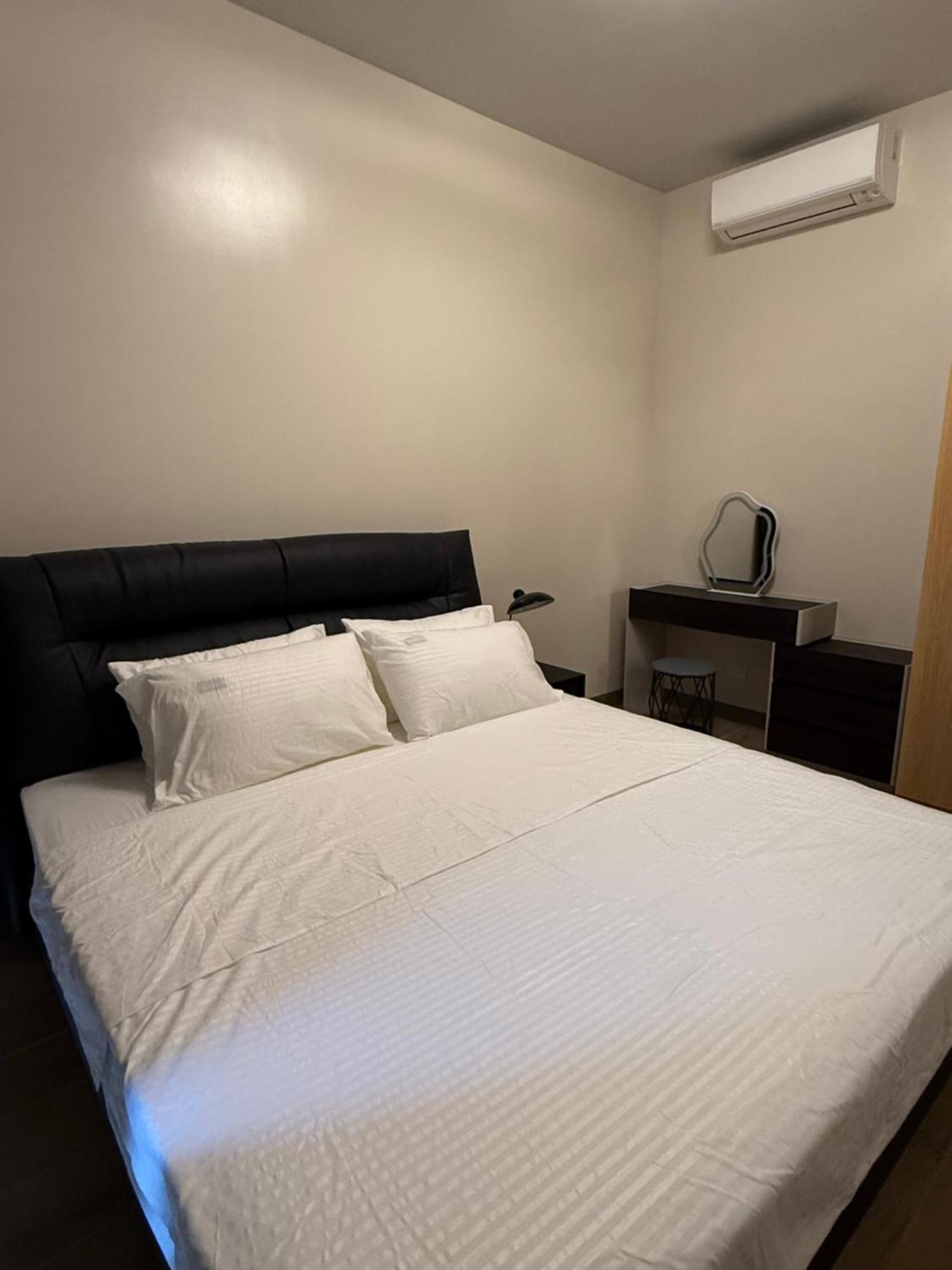 Apartment Luxurious Modern Cozy Bayview Pool View 1 2 3 Bedrooms Near Airports Okada Solaire Moa *