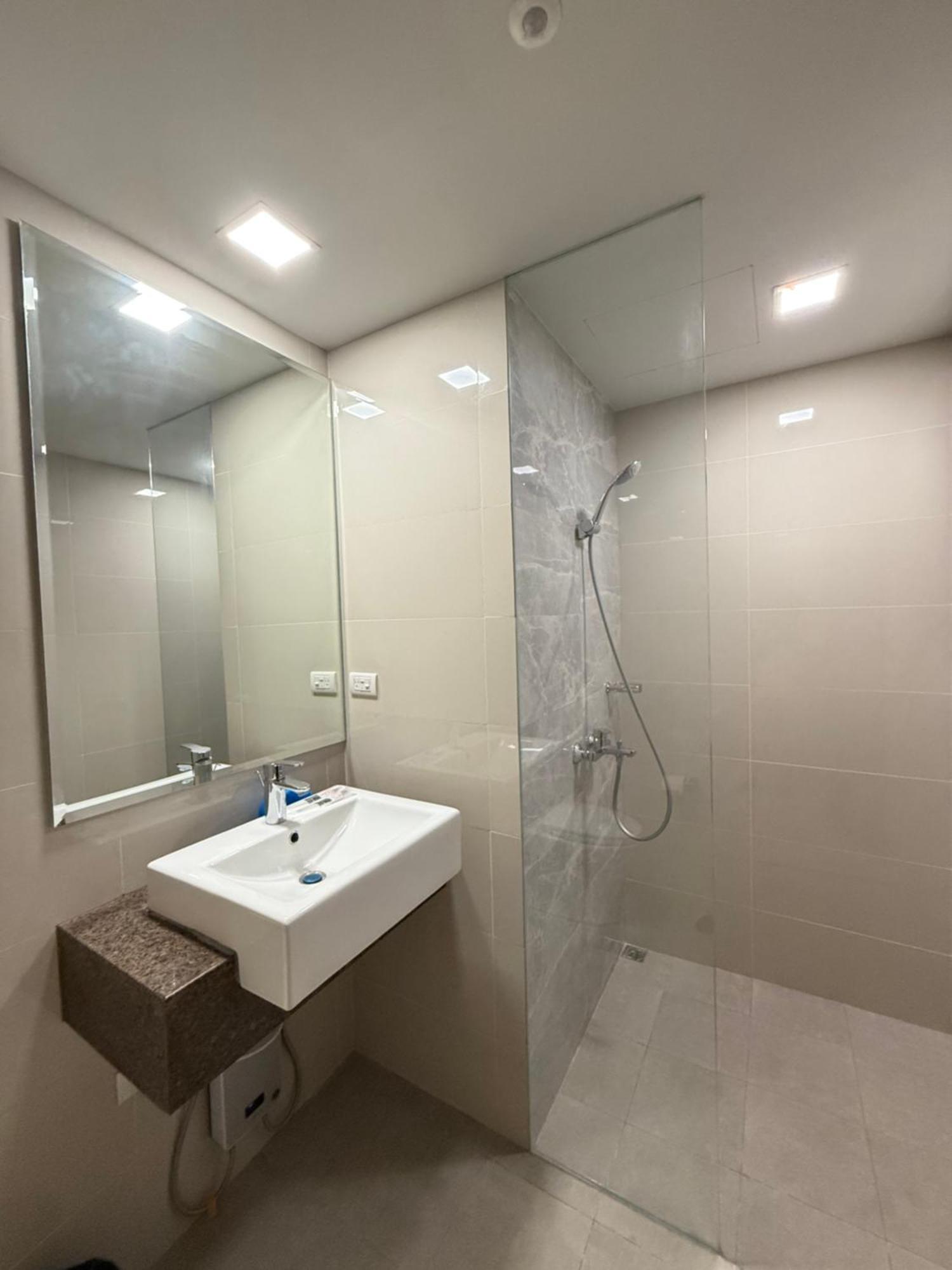 Apartment Luxurious Modern Cozy Bayview Pool View 1 2 3 Bedrooms Near Airports Okada Solaire Moa
