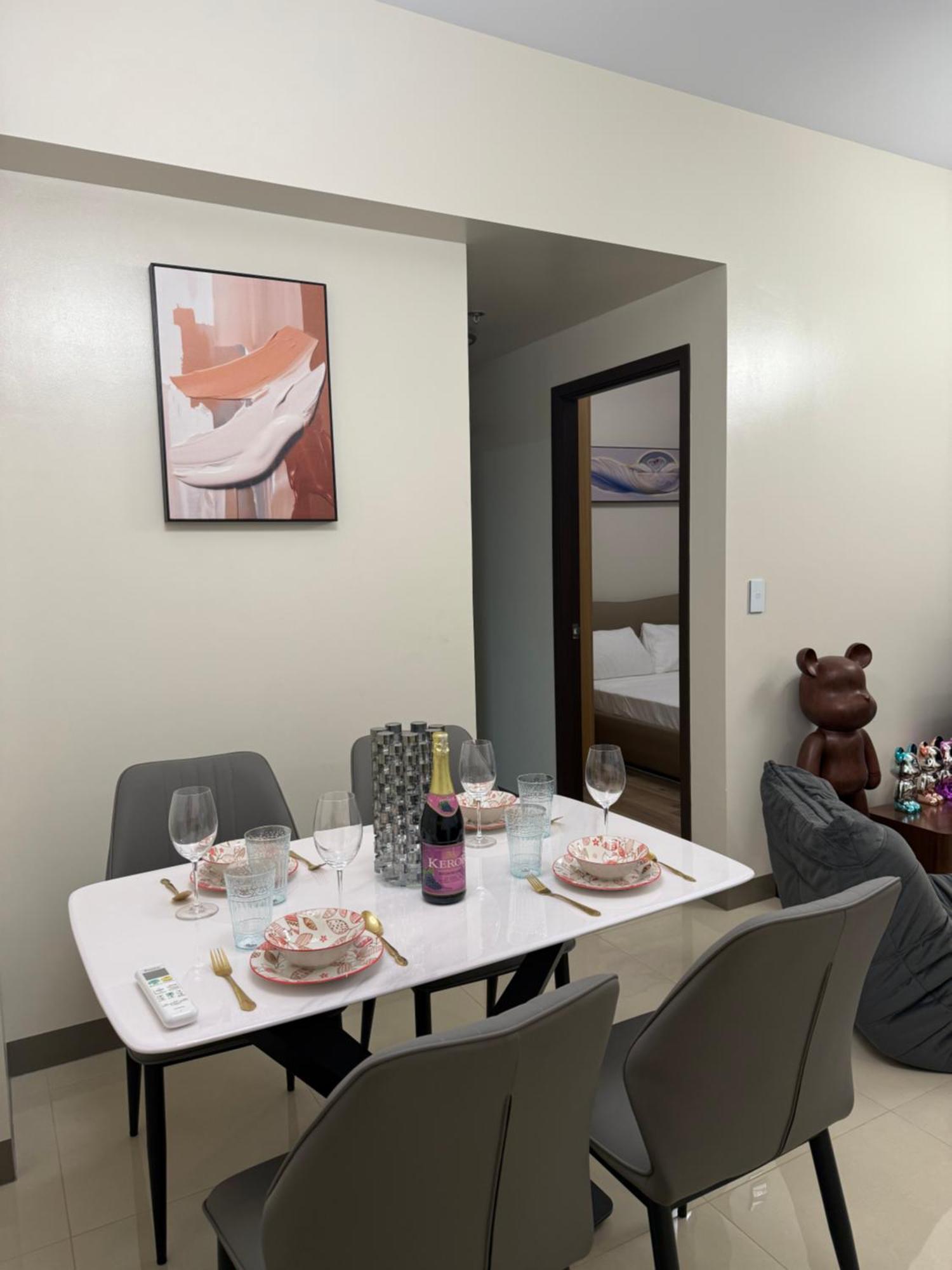 Luxurious Modern Cozy Bayview Pool View 1 2 3 Bedrooms Near Airports Okada Solaire Moa