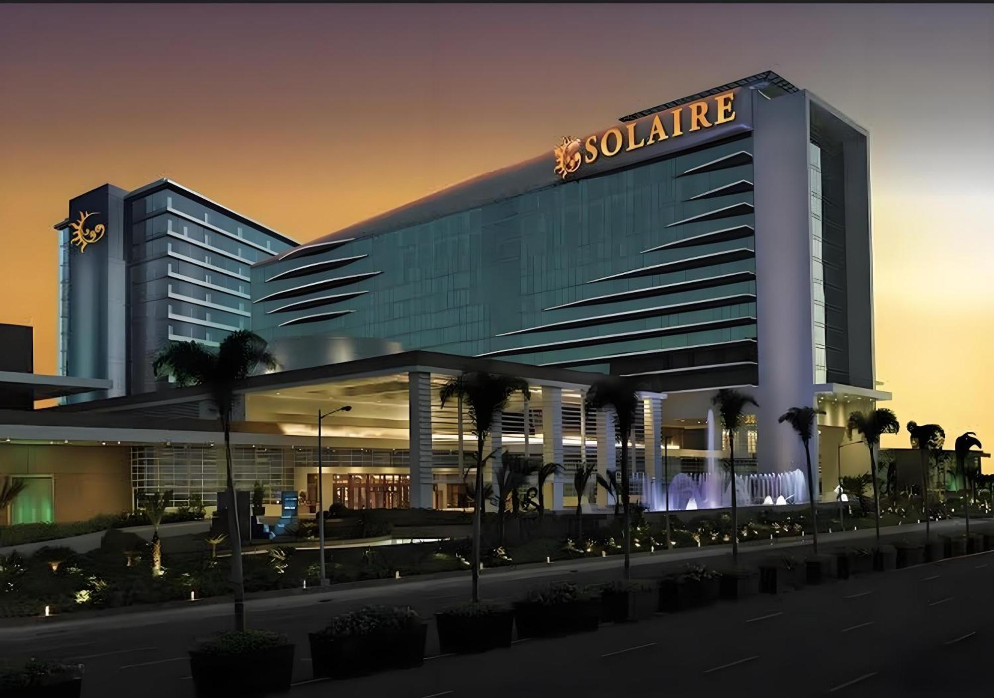 Luxurious Modern Cozy Bayview Pool View 1 2 3 Bedrooms Near Airports Okada Solaire Moa Apartment