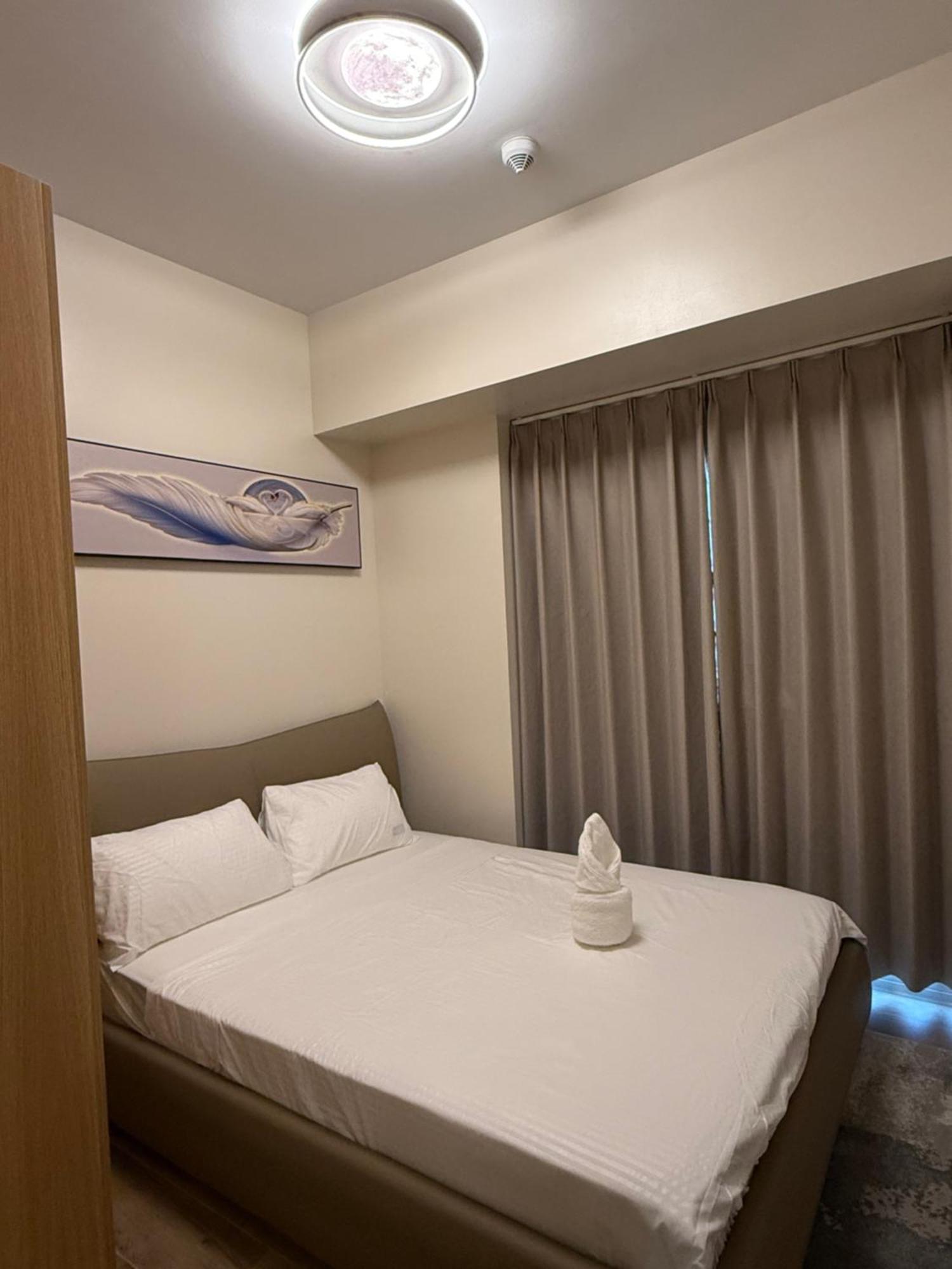 Luxurious Modern Cozy Bayview Pool View 1 2 3 Bedrooms Near Airports Okada Solaire Moa Apartment Manila