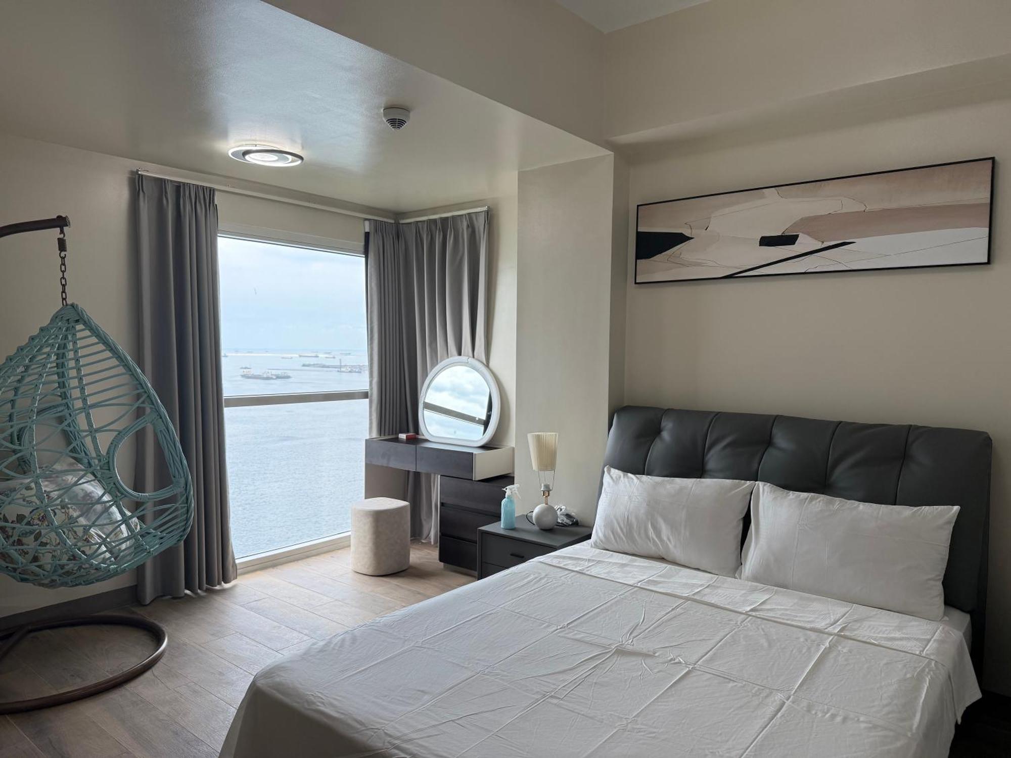 Luxurious Modern Cozy Bayview Pool View 1 2 3 Bedrooms Near Airports Okada Solaire Moa Apartment Manila