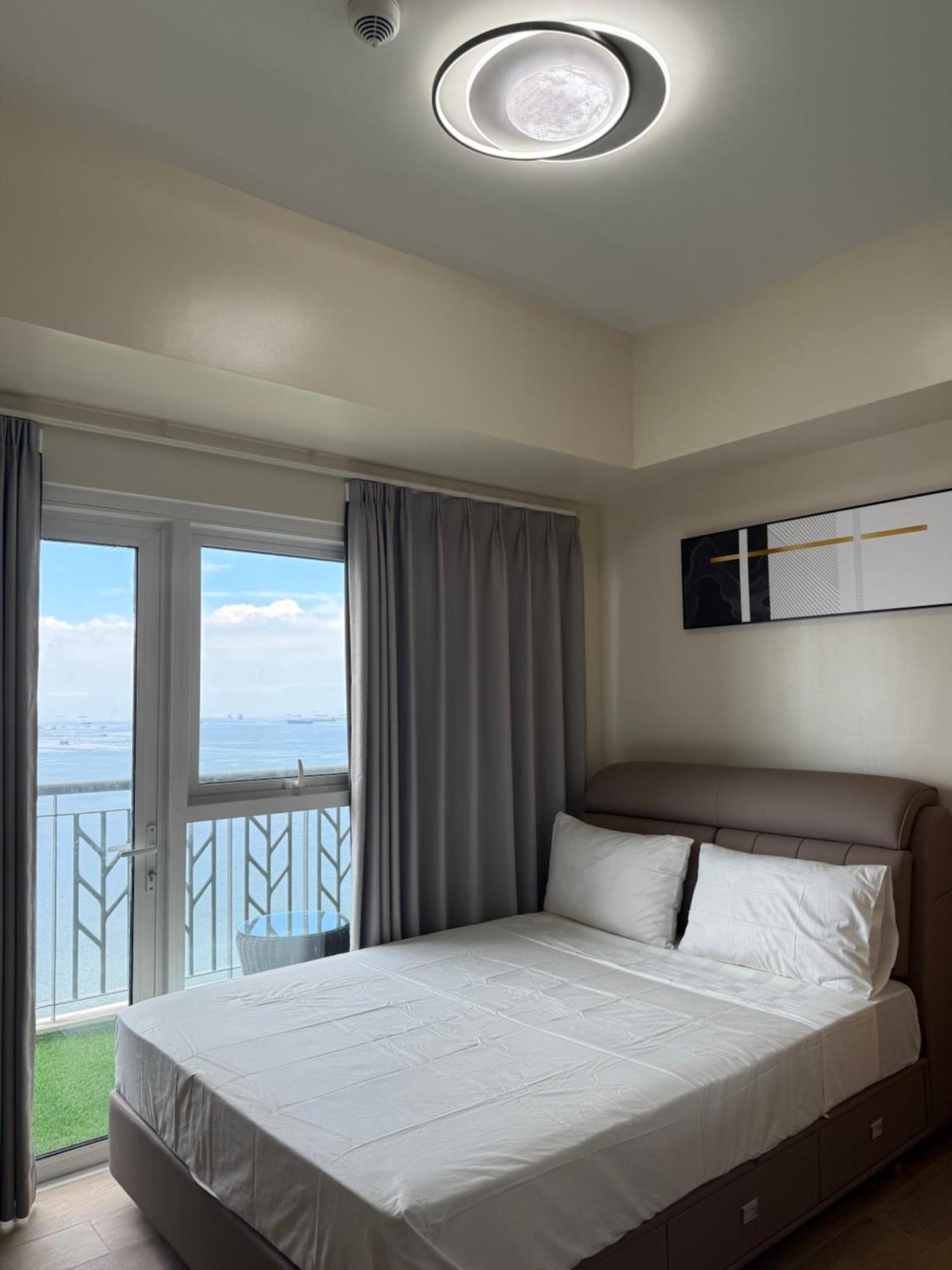 Luxurious Modern Cozy Bayview Pool View 1 2 3 Bedrooms Near Airports Okada Solaire Moa Apartment *