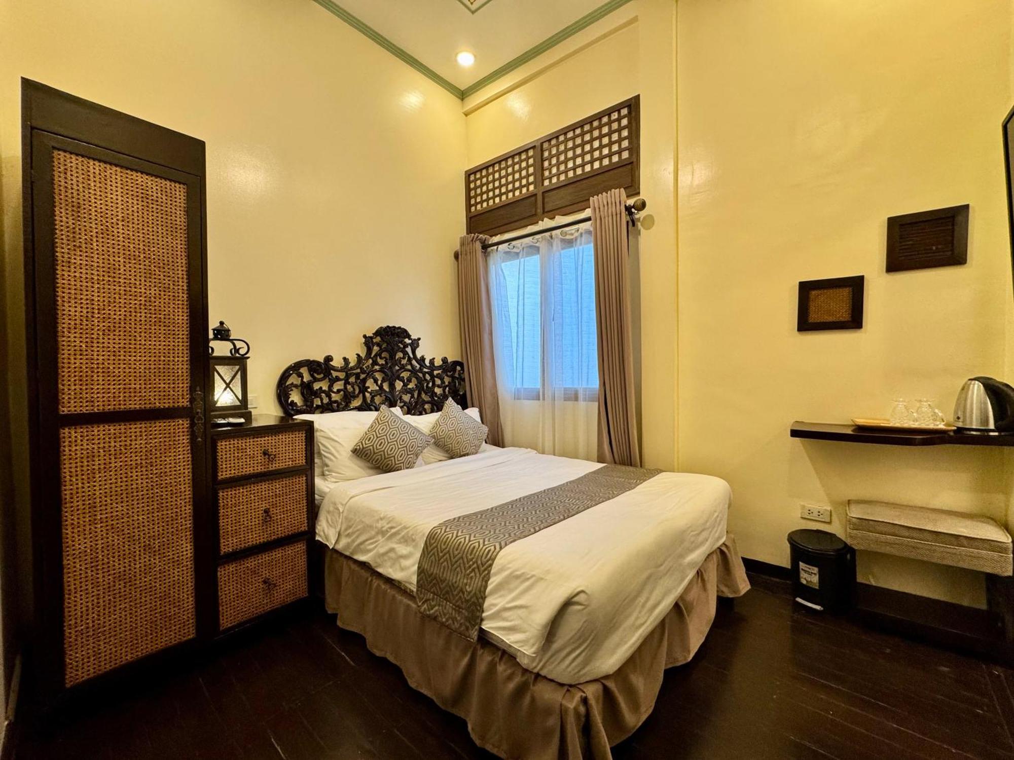 Park Avenue Guest House 2443 Pasay City 2*