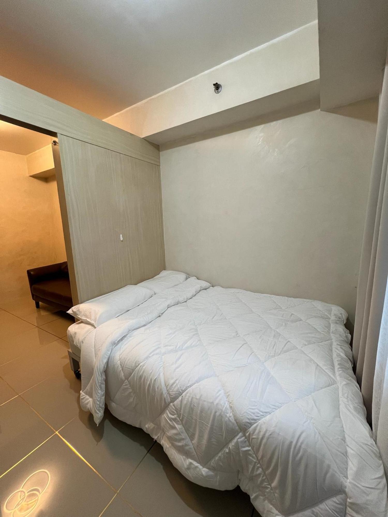 Aparthotel Sea Residences Moa Pasay City- Kirk *