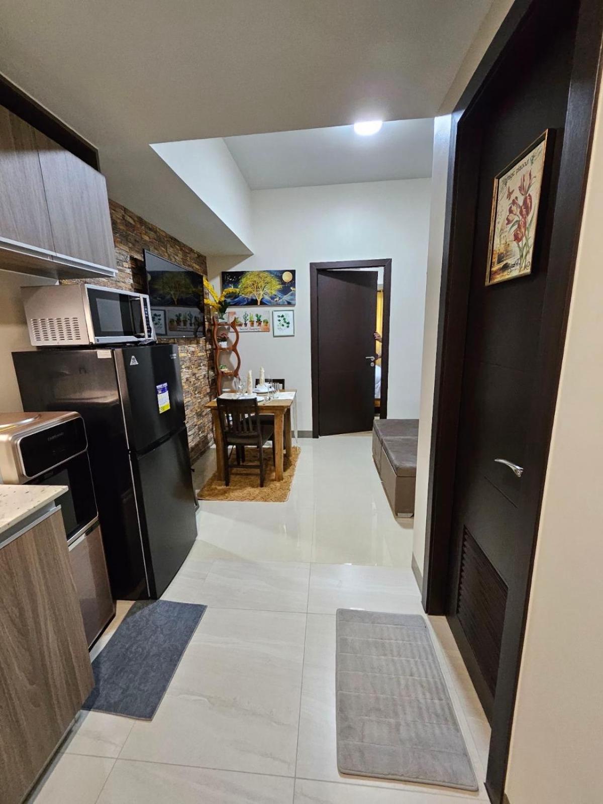 1 Bedroom Mckinley West Taguig *