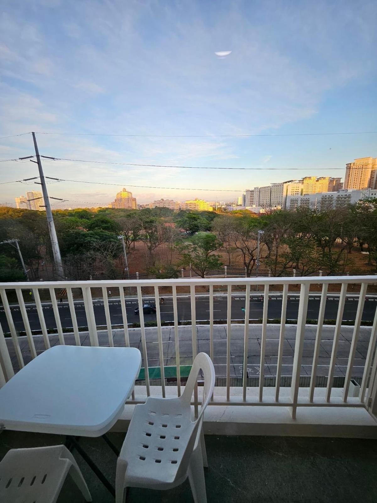 1 Bedroom Mckinley West Taguig Manila