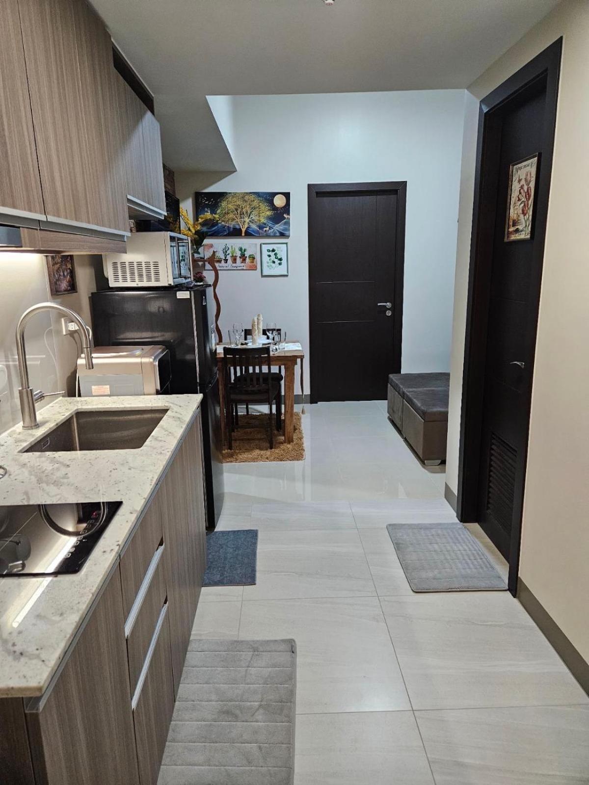 Apartment 1 Bedroom Mckinley West Taguig Manila