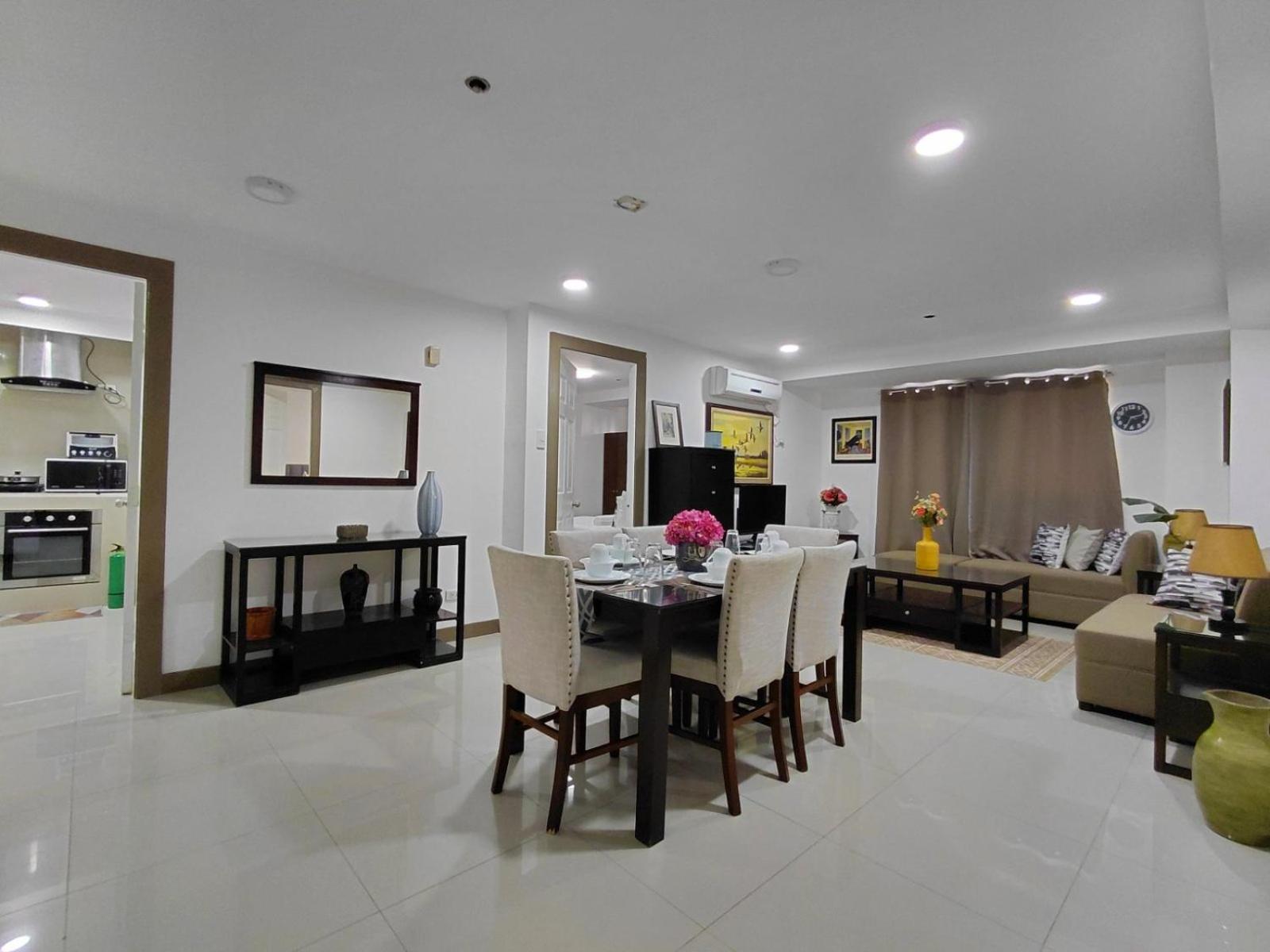 Apartosuites Greenbelt Makati 3*