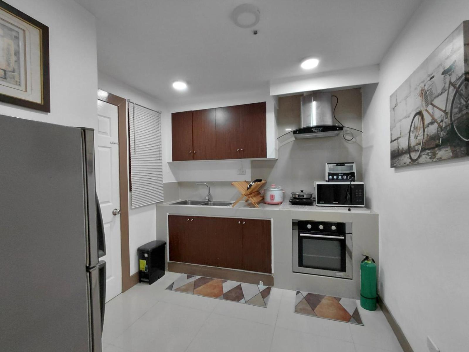 Apartosuites Greenbelt Makati 3*