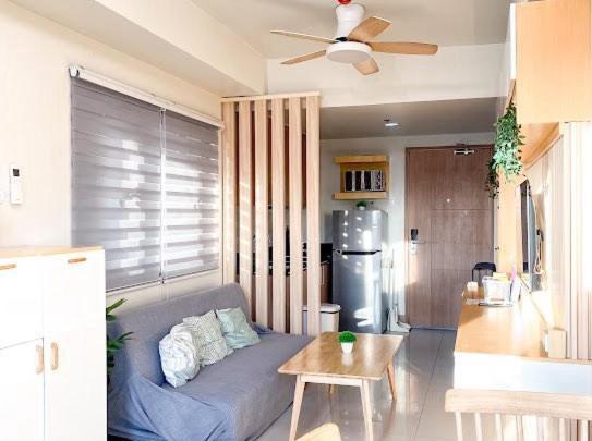 Awsome Corner Unit At Shore 3 Apartment Manila
