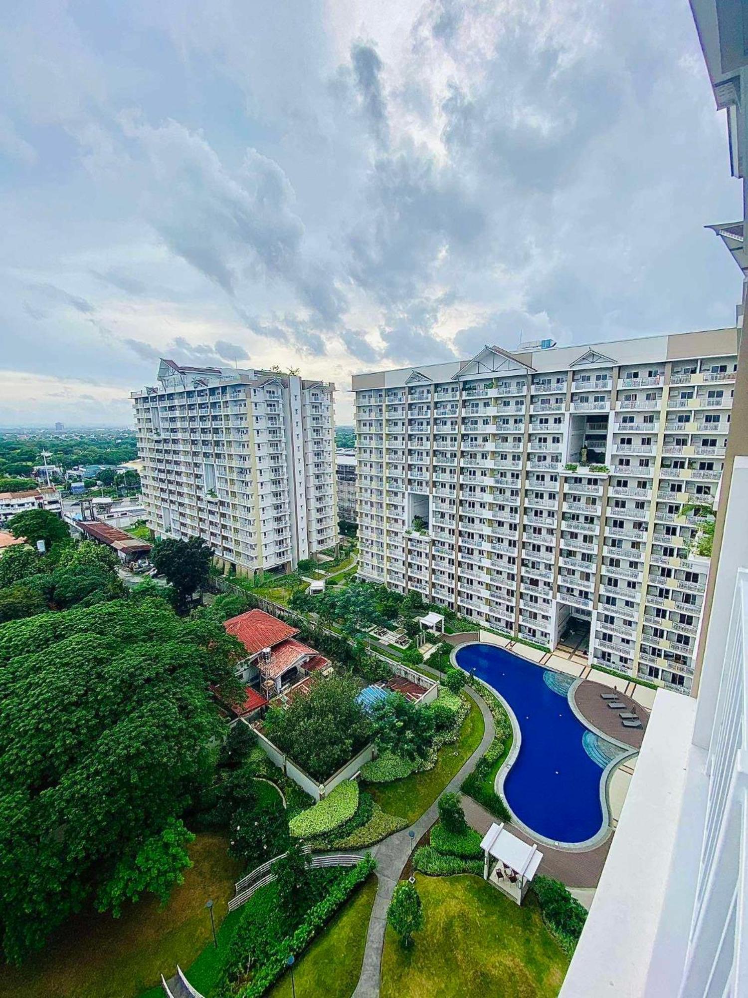 The Atherton By Dmci- 2br Free Parking * Manila