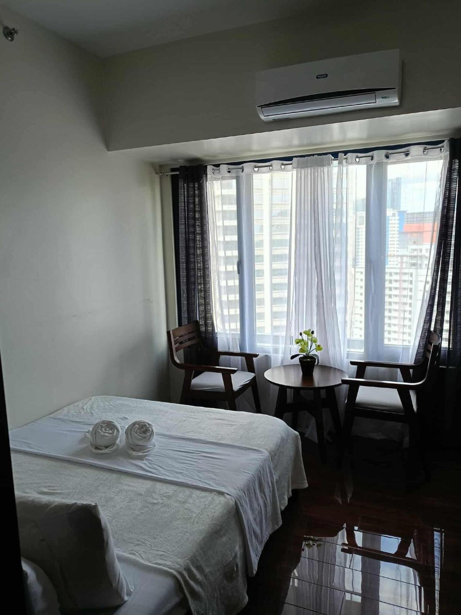 Skyline Blue Air Residences 1br Cityview By Tin & Aix Makati City