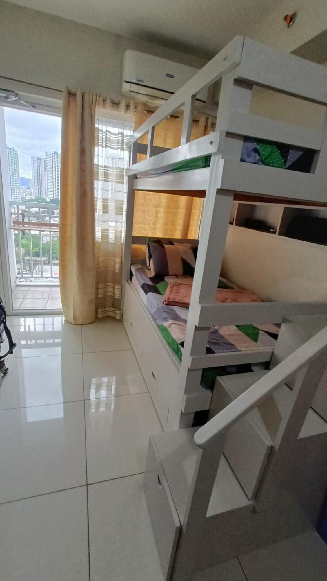 In Pasay Aparthotel