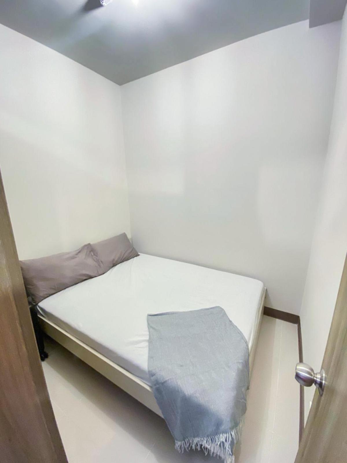 Staycation At Coast Residences, Bayview Smdc With Pool Aparthotel