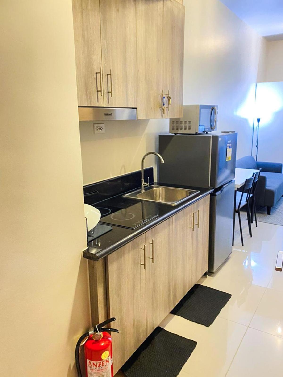 Aparthotel Staycation At Coast Residences, Bayview Smdc With Pool
