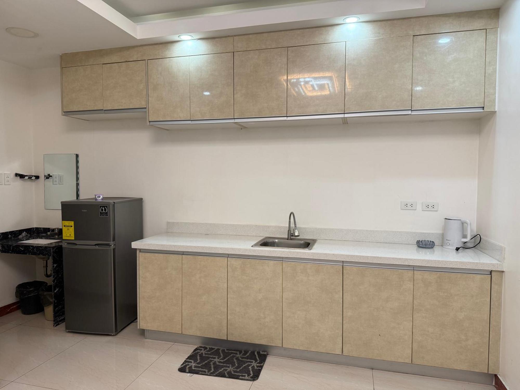 Jcal Building Next To Aiports Okada, Solaire Moa Apartment Manila