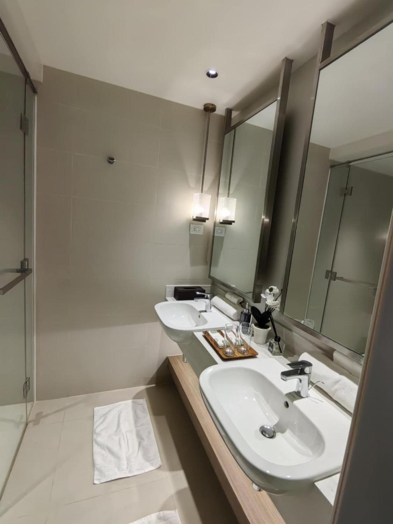 Novotel Acquia Private Residences Hotel 5*