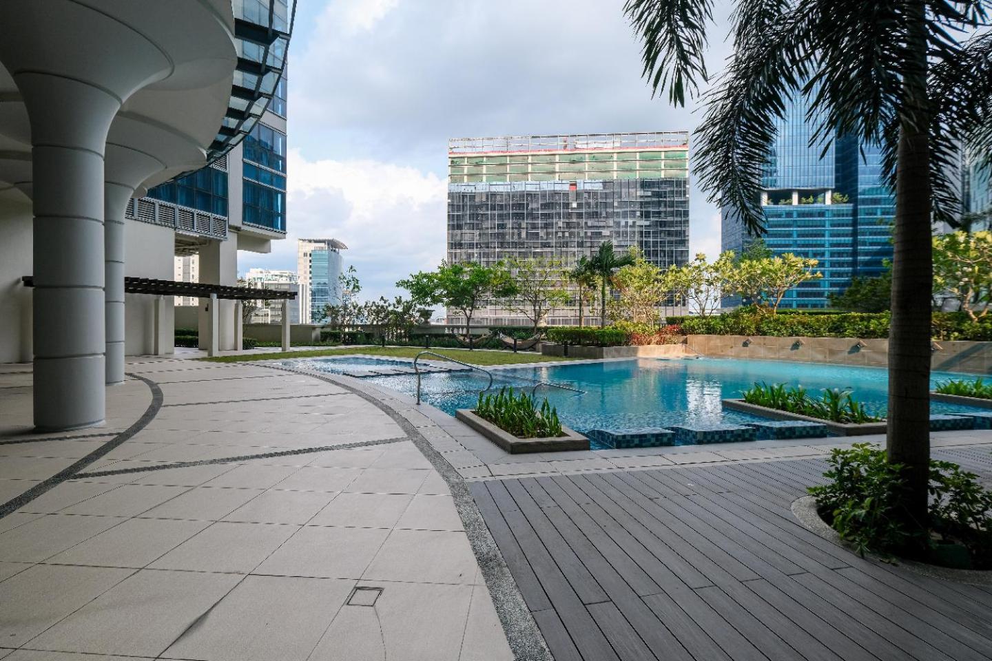 Uptown Parksuites Makati City