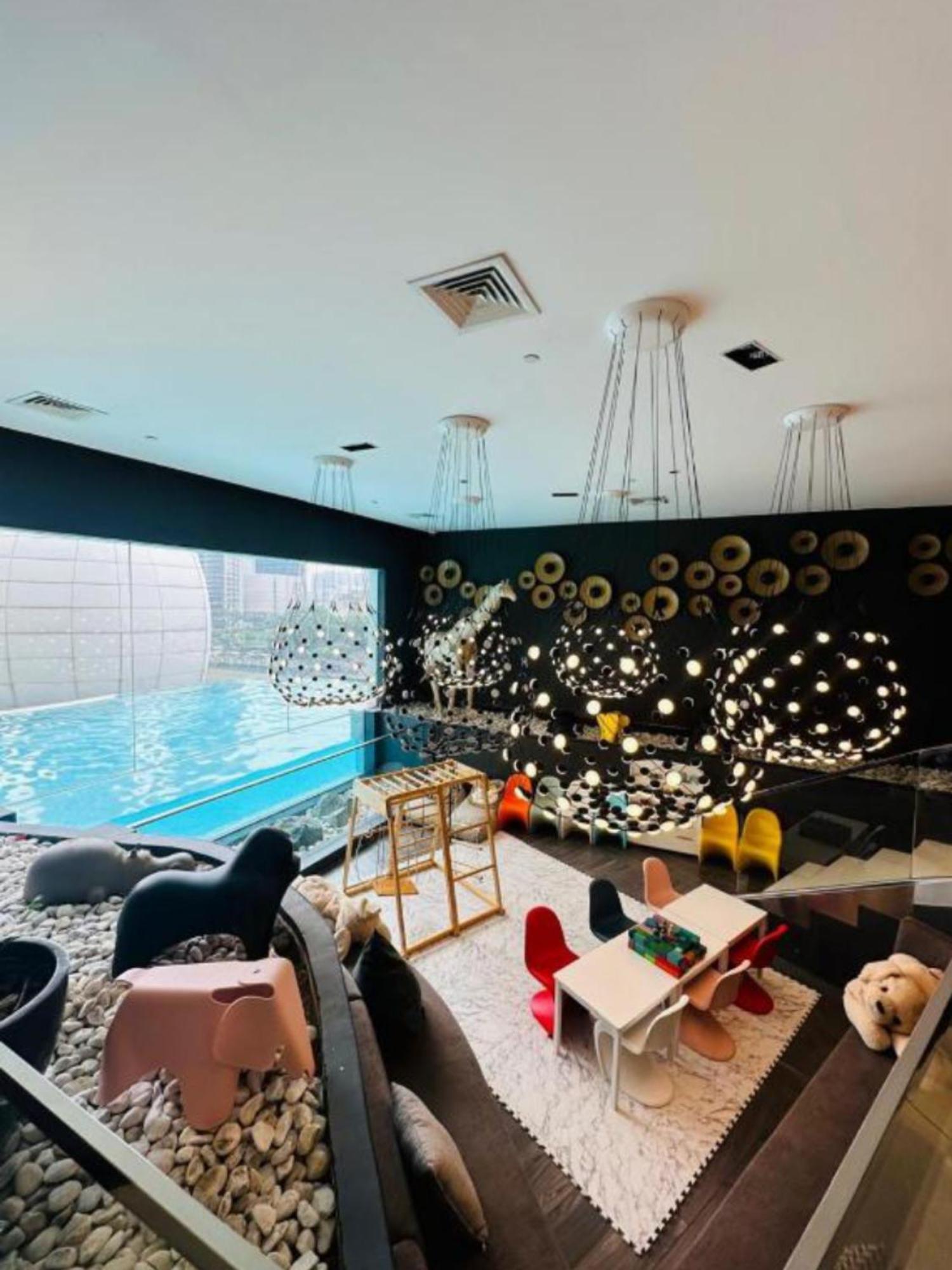 Hotel Novotel Residences Manila Luxury With Pool & Gym Access At Acqua 5*