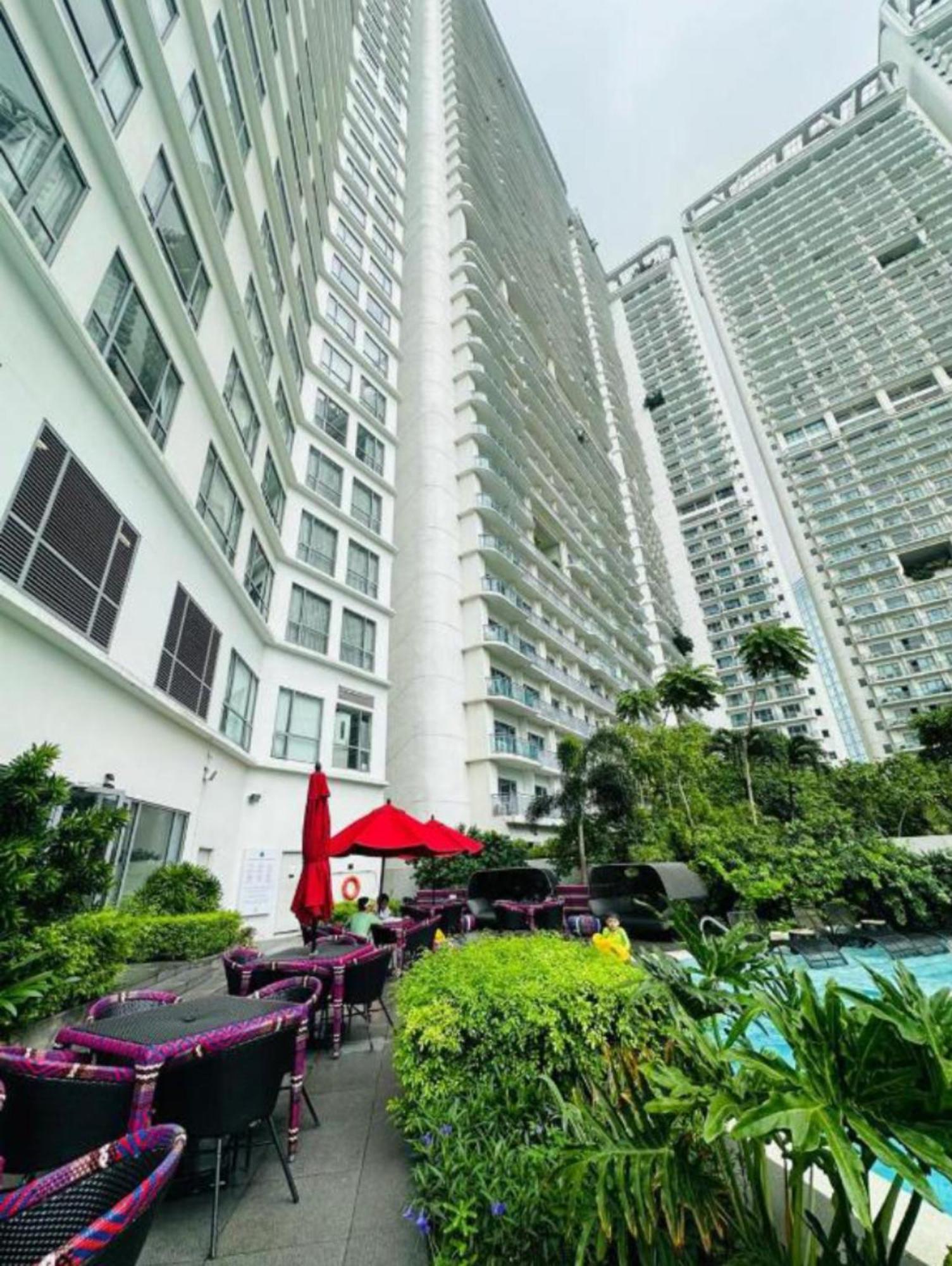 Hotel Novotel Residences Manila Luxury With Pool & Gym Access At Acqua 5*