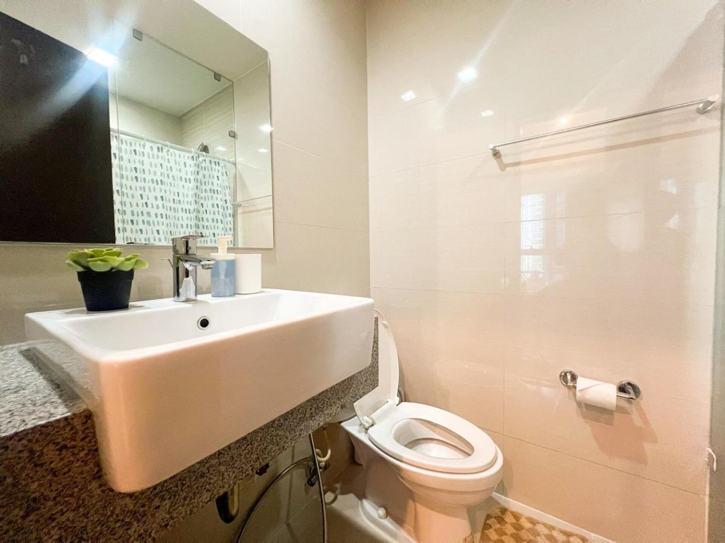 Holiday home Prime 1br In The Heart Of Bgc #upt12j Manila