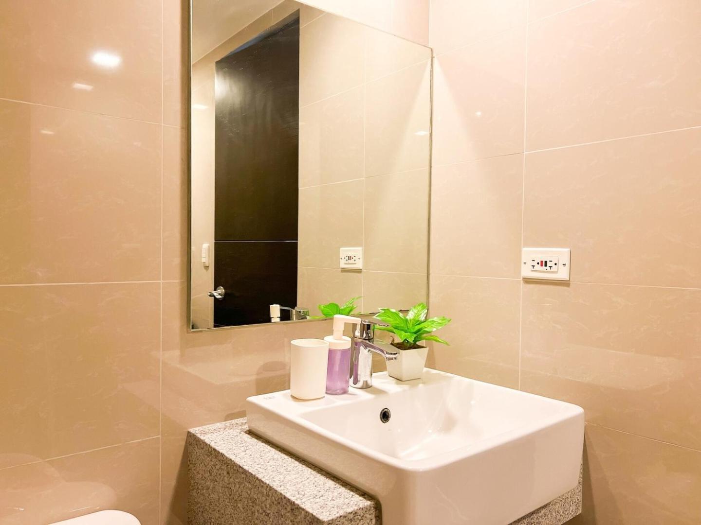 Bahay bakasyunan Stylish Bgc By Grand Hyatt #upt16k